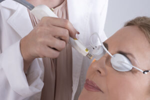 Intense pulsed light sessions can reduce dry eye symptoms.